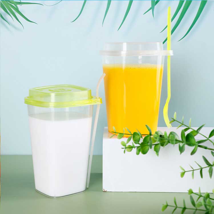 High quality 650ml transparent PP injection molding square disposable smoothie cups with lids and forks
