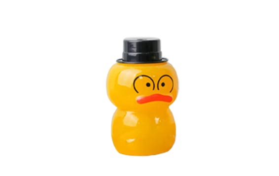 Unique design PET clear 500ml duck shaped bottle with straw for juicing