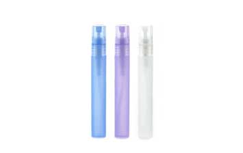 Wholesale colored 10ml plastic spray bottle with fine mist sprayer for travel