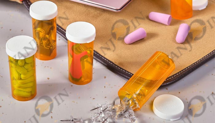 The Benefits of Plastic Materials Over Glass for Pharmaceutical Bottles