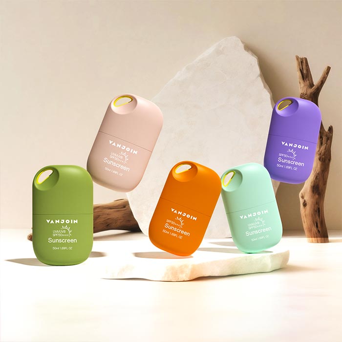 Refillable Plastic Travel Bottle with Keychain, Portable Leakproof Empty Plastic Bottles for Creams, Lotion, Foundation, Shampoo, Conditioner